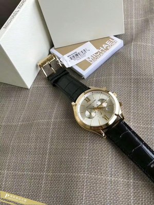 雅格時尚精品代購Michael Kors時尚潮流新款香檳金 黑錶帶皮革三眼MK8308 腕錶 美國正品