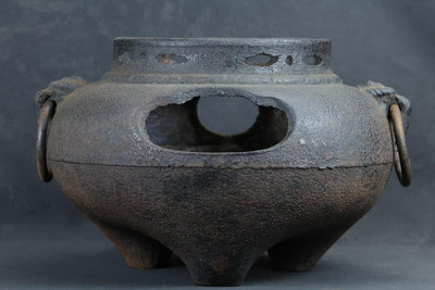 日本·南部鐵器。鐵制鬼面風爐，圍爐煮茶好助手，精工，大尺寸，
