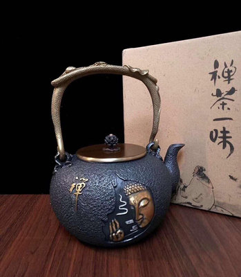 藏王堂雨宮宗系列純手工內膽無涂層鑄鐵鐵壺茶壺 ，低價清貨。全449