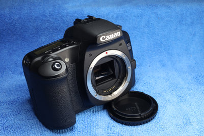 【全套】Canon EOS 30D，功能正常，含電池、充電器與8G記憶卡，每台 2700~ 可搭配圖5鏡頭 +1300~