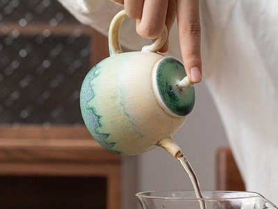 新 清水柴燒茶壺，每個都不一樣，也叫京燒，傳承古老