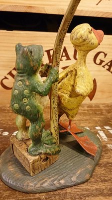 american chestnut folk 青蛙幫小鴨量身高 : 雕塑 精品 擺飾 雪人 青蛙 鴨 裝飾 居家 收藏