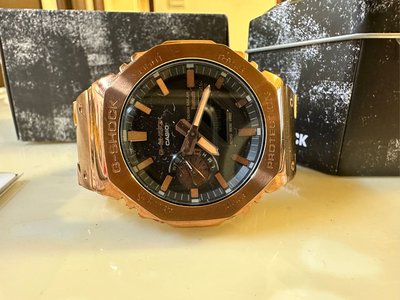 CASIO 電子錶 金色限量款 GM-B2100GD 原價17000  12月16日起可面交