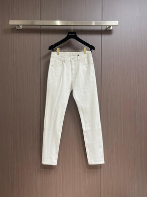 Burberry 2024fw 新款早春白色男士牛仔褲，五金、輔料、洗水標，頂級丹寧牛仔棉布料，牛皮品牌lo NO7299