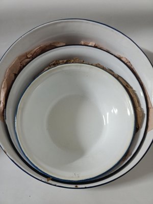 惠惠--早期琺瑯碗藍邊白底素面搪瓷碗一組/懷舊復古風格擺飾（1118）