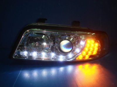 小亞車燈╠ 全新 高科技 AUDI A4 96 97 98 99年 仿R8 燈眉 版 魚眼 大燈 (LED方向燈)