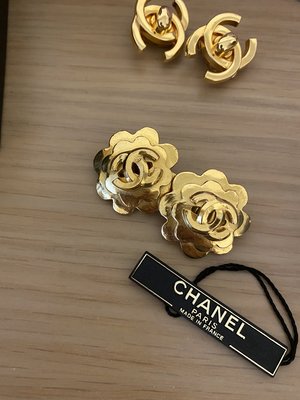 香奈兒 CHANEL vintage 古董金色logo立體山茶花 夾式耳環