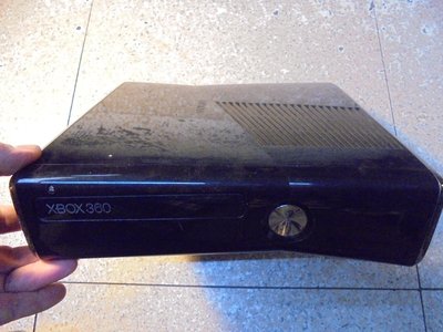 XBOX360 主機 SLIM/薄型/4G版 單主機 可改機&amp;無其它配件 直購價1500元 桃園《蝦米小鋪》