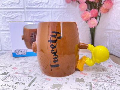 『 貓頭鷹 日本雜貨舖 』崔弟Tweety 造型把手陶瓷馬克杯