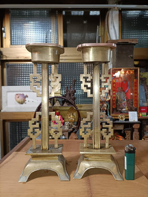 早期老萬壽藤纏枝紋銅燭台一對36cm