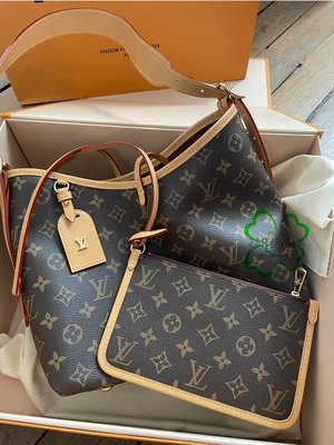 Shop Louis Vuitton Monogram Casual Style A4 2WAY 3WAY Plain Leather Party  Style (SAC CARRYALL MM, M46292, M46289) by Mikrie