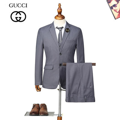 【Gucci】 2024SS新款男士三件套西裝套裝 官網同步頂級西裝外套 ！高精度重磅工藝！ 非常顯休閑帥氣 NO85734