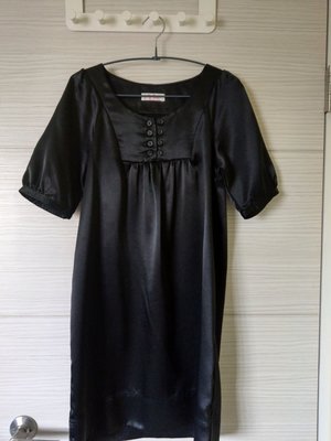 99%新百貨專櫃 黑高級緞面小洋裝 短洋連身洋裝 現貨 Zara asos moma iroo ealove