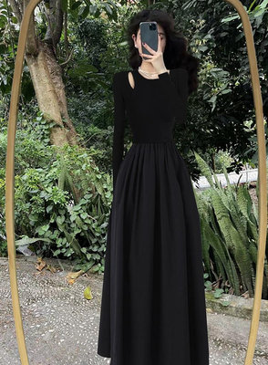 洋裝連身裙高級感黑色長袖連衣裙2023新款秋季赫本法式修身顯瘦復古氣質長裙