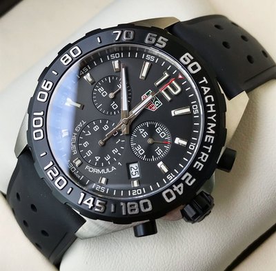 TAG HEUER Formula 1 黑色面錶盤 黑色橡膠錶帶 石英 三眼計時 男士手錶 CAZ1010FT8024