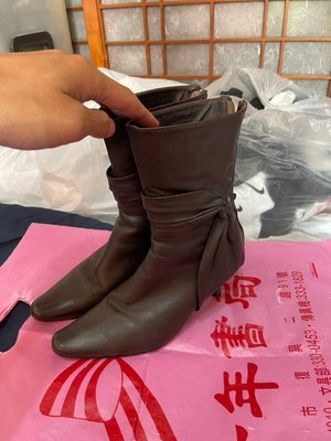 「 二手鞋 」 La New 女版皮革靴子 23cm（咖啡）77