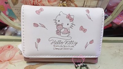 ♥小花花日本精品♥Hello Kitty 抱小熊雙色拼接設計造型短夾 零錢包58896600