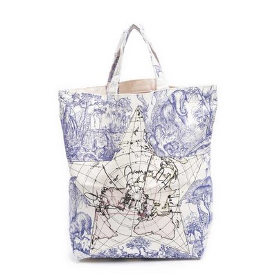 2020年Dior Around the World系列獨特的圖騰設計，由羅馬藝術家 Pietro Ruffo vip gift 帆布包