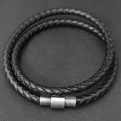 《 QBOX 》FASHION 飾品【N101206】個性螺絲扣設計磁扣頭黑色編織真皮革項鍊/黑皮繩