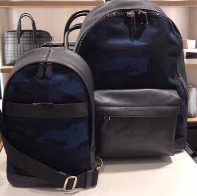 空姐精品代購 COACH 21556 新款男士藍色迷彩帆布拼皮後背包 休閒雙肩包 時尚個性 附代購憑證
