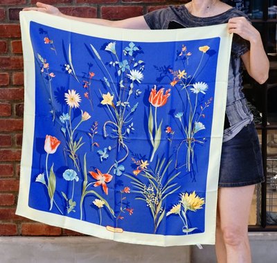 Ferragamo Silk scarf 花卉披肩絲巾 藍
