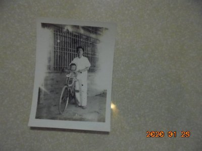 早期39年老腳踏車4.3*6公分黑白照片1張*牛哥哥二手藏書