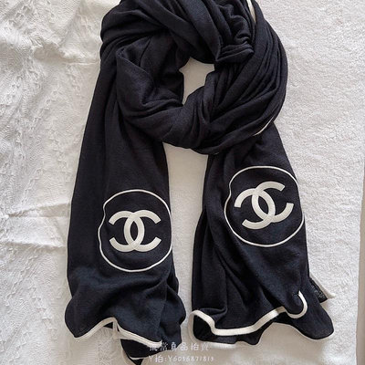 流當拍賣Chanel Cashmere &amp; Silk 披肩圍巾 黑色／白色大CC logo 專櫃真品