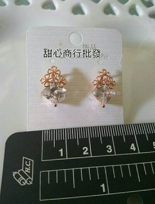 三朵花 方形鋯石 玫瑰金色 鋼針 貼耳耳環