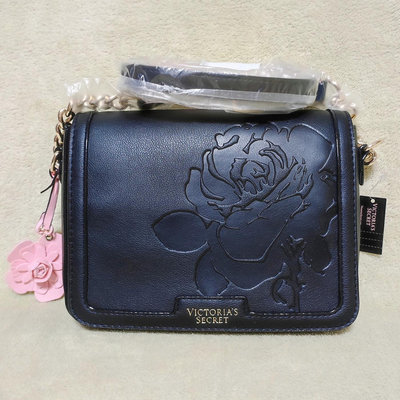 全新VICTORIA'S SECRET維多利亞的秘密黑色玫瑰斜背包 側肩包 小方包 相機包