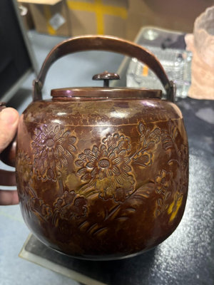 y日本回流 茶道具 老銅壺，滿工花卉圖 ，壺嘴翻蓋設計 ，包漿