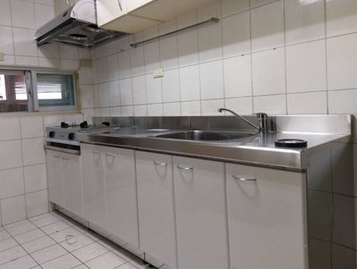 244cm三件式廚具組、不銹鋼廚具、流理台，經濟、實惠、耐用。