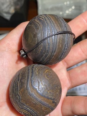 天然原石五彩隕石手球 文玩奇石健身球 手把件4厘米數量不多