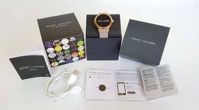 MARC JACOBS  經典款 智慧型手錶 女錶  時尚精品  原廠盒裝， 保證真品 功能正常 超級特價便宜賣
