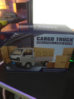 cargo truck，擬真模型小貨卡（慣性車），娃娃機夾出物，全新未拆