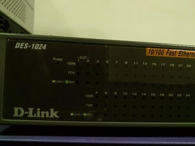 169（3C）D-Link DES-1024 Switch 交換器 功能正常 路由器 分享器 網管 品相如圖（1）