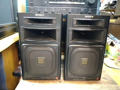 SONY AMP 909日本原裝進口,採用AMP四方形全音域平面喇叭,高音及中音為號角喇叭,音質超優,,