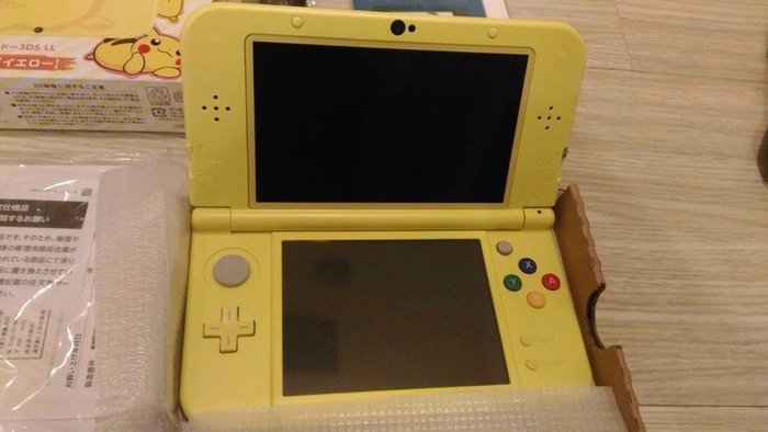 New 3dsll 皮卡丘3ds 皮卡丘主機黃神奇寶貝日月太陽月亮送保護貼充電售6500 Yahoo奇摩拍賣