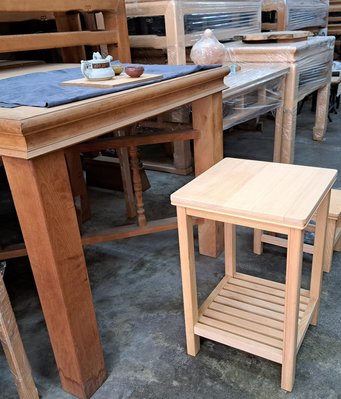 台灣檜木高腳桌椅兩用，特價