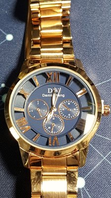 【成吉思汗精品】全新Daniel Wang玫瑰金鋼帶日顯精品DW手錶三眼藍色鏡面羅馬數字
