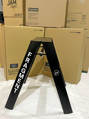 台北市現貨2018 日本購回SUPREME LUCANO STEP LADDER 兩階階梯紅色