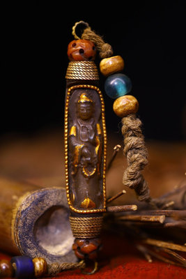 天然瑪瑙純手工掐絲鑲嵌寶石天珠，高8直徑2重約26克2412897【萬寶樓】古玩 收藏 古董