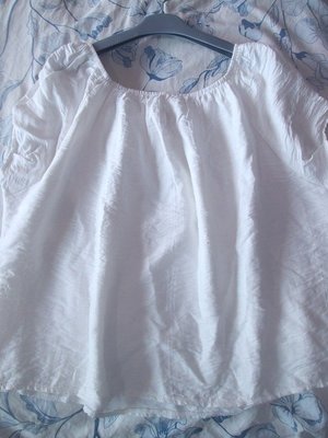 韓版AIR SPACE白色寛版CANTWO E-WEAR GOZO款小包袖上衣