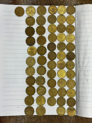 香港一毫女皇銅幣35個，香港二毫銅幣23，香港五毫銅幣47個