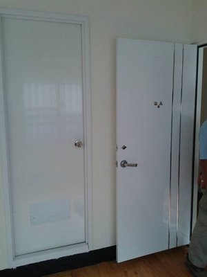 (巨光)安得省 套房專用廁所門P15A-pvc塑鋼門(牙白),規格品包外75*200cm含10cm框$1850