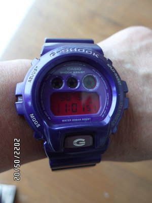 CASIO G-SHOCK紫色潛水電子錶- DW-6900CC