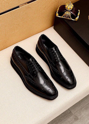 代購#Prada男士黑色厚底系帶德比鞋開珠牛皮皮鞋