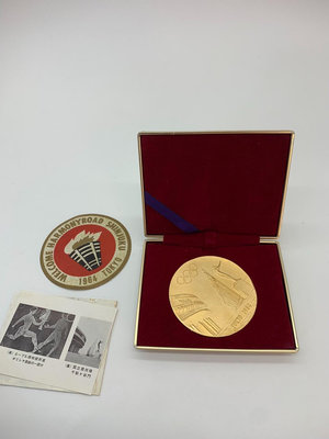 1964年18屆東京ao運會紀念章紀念幣鍍金原盒