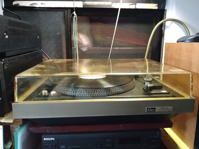 Alex BRU-281S 黑膠唱盤,古董機,早期台日合作精品,日本機件多,音質佳,皮帶換新,唱針唱頭全新鐵三角,全正常