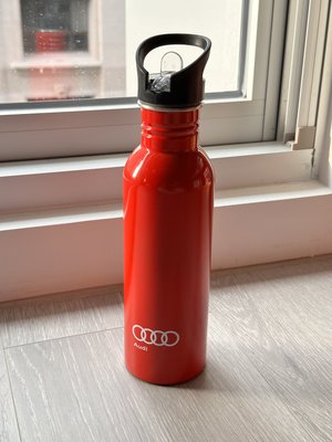 【Audi原廠精品】全新Audi不鏽鋼運動水壺，含吸嘴、吸管，僅此乙組