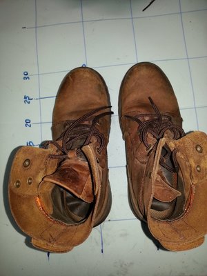 oris男紳士中統皮靴鞋24又1/2號或6或7號或6又1/2號七百九十 一元起標
